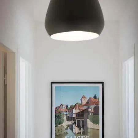 Maison Moderne Avec Terrasse Et Parking Hébergement de vacances