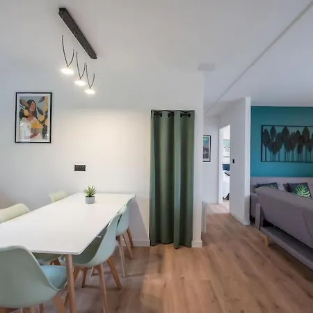 Trois-Pieces Moderne Avec Terrasse Et Parking Salies-de-Béarn
